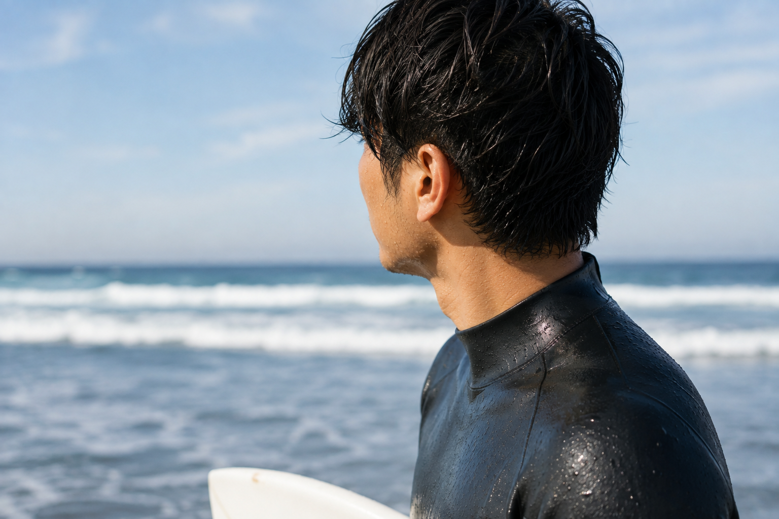 サーファーズイヤーとは？その症状や耳栓による予防について解説します。